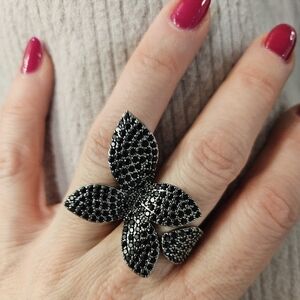 NEW Black Crystalled Floral Ring